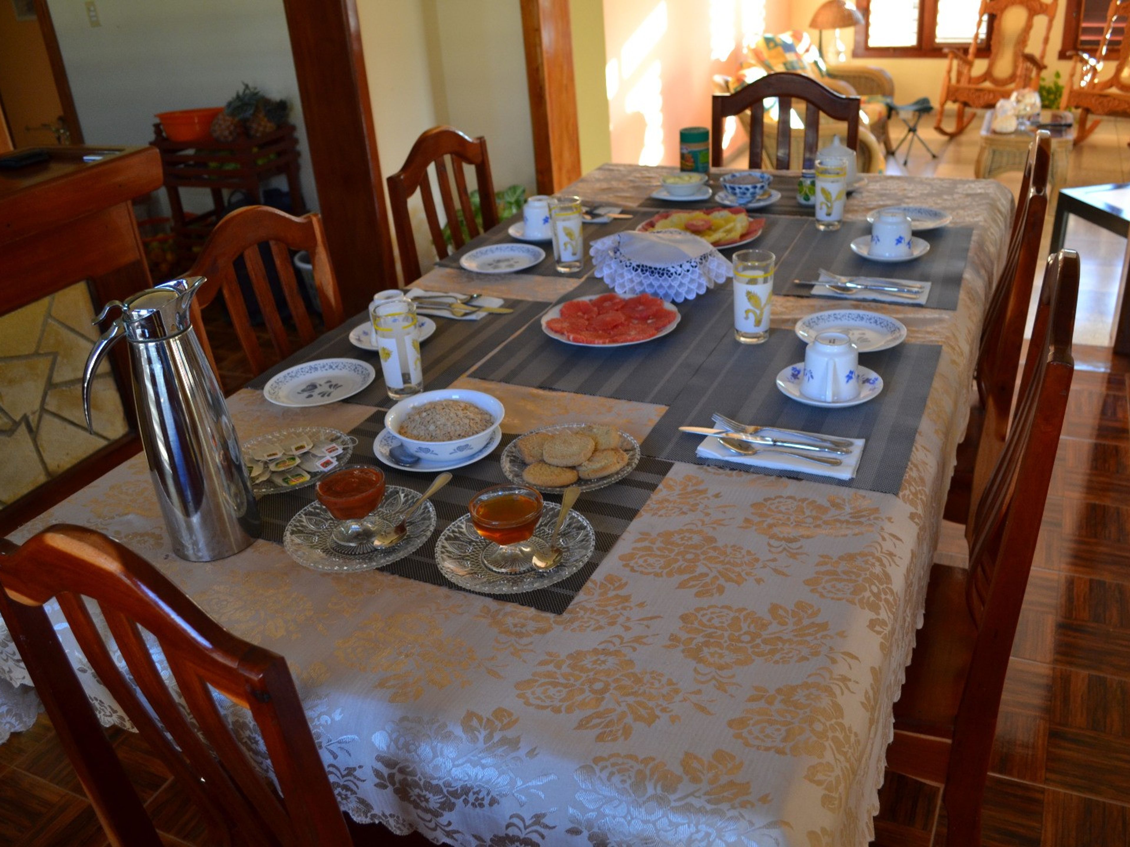 Casa de Lidia y Julito, PLAYA GIRÓNHouse's dinning room with breakfast service