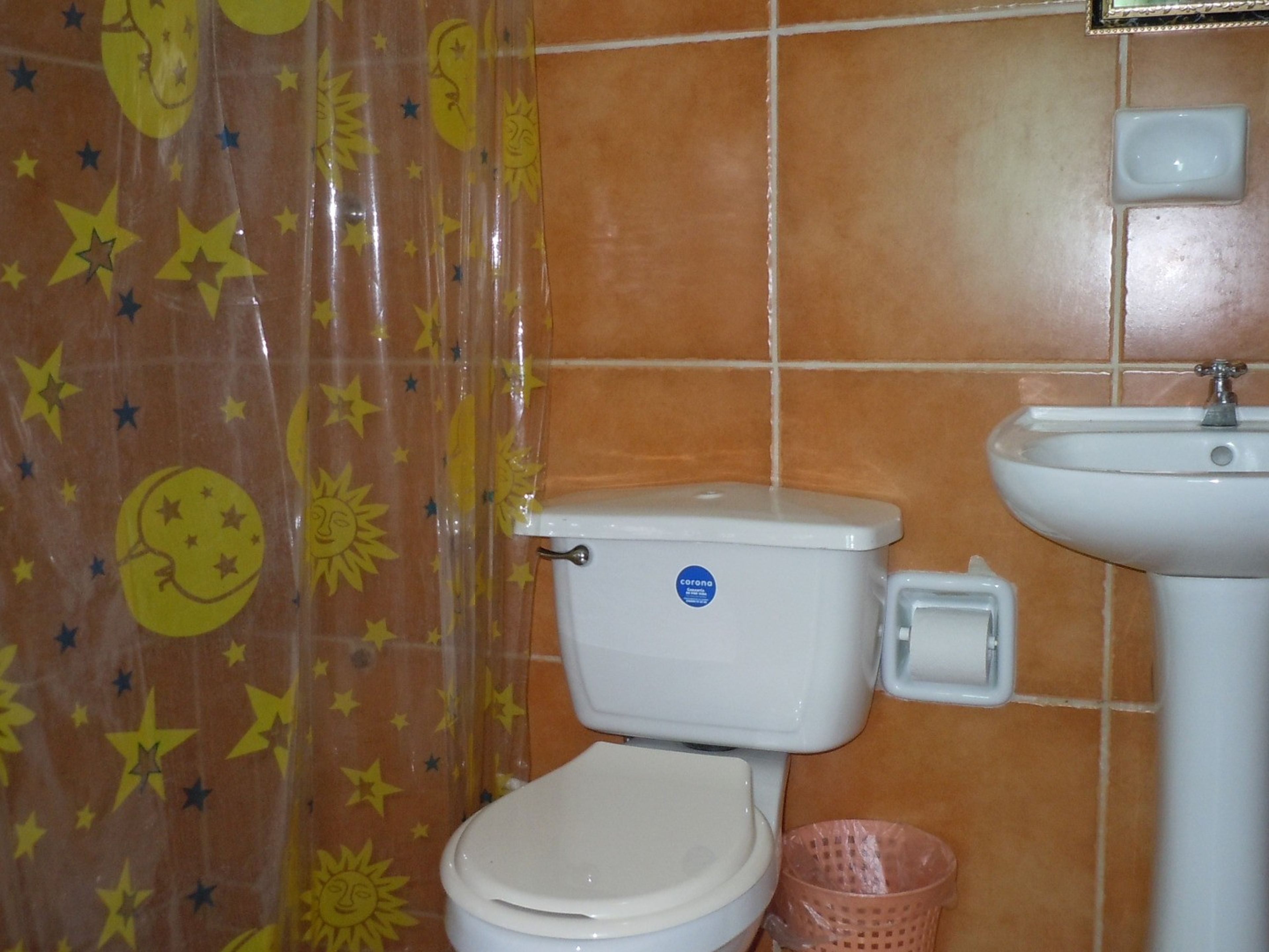 Casa Jorge y Alicia, AVENUE 10, No. 3903Bathroom view