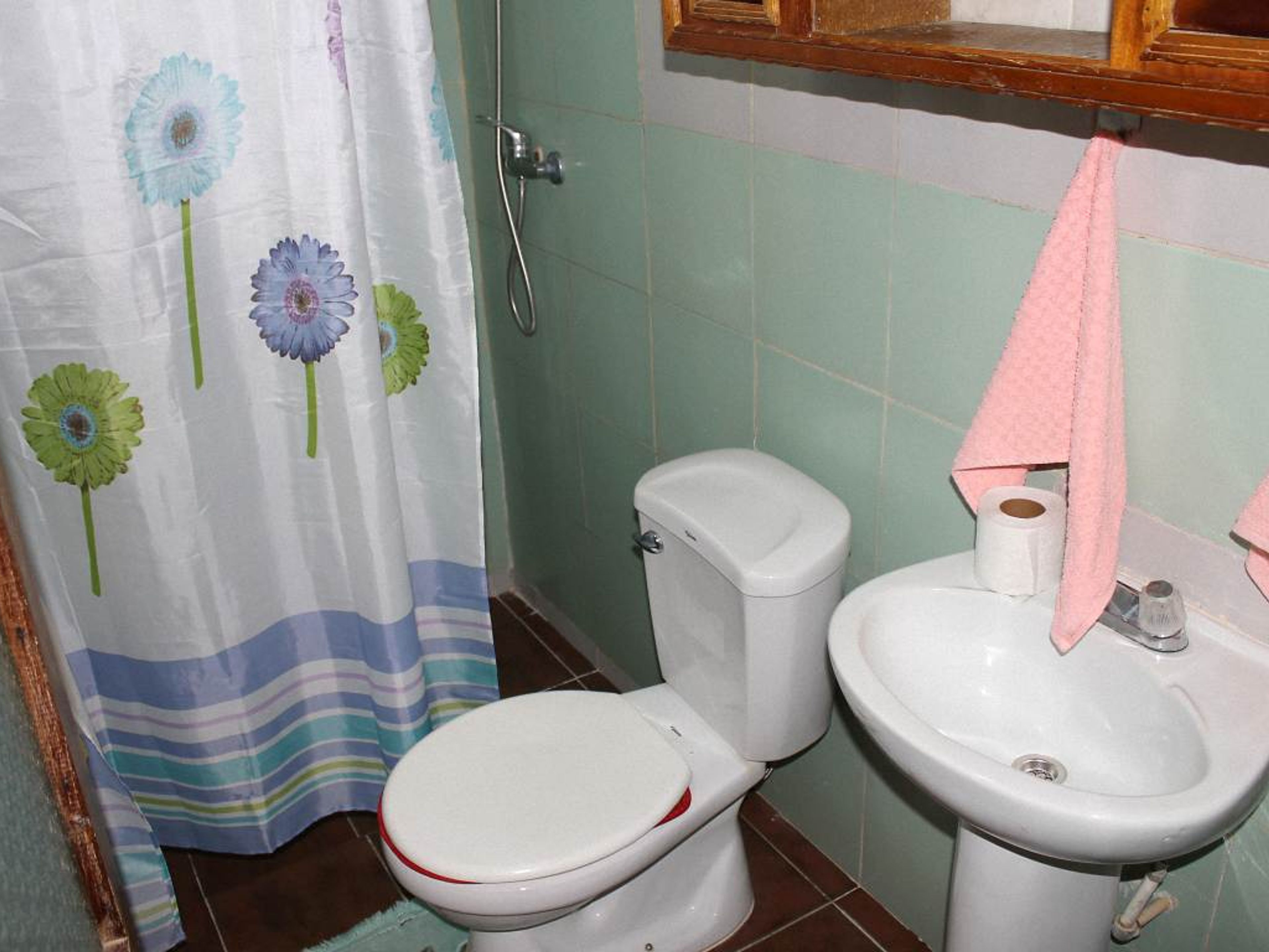 Hostal Raquel, CALLE B, No. 12-ABathroom's view