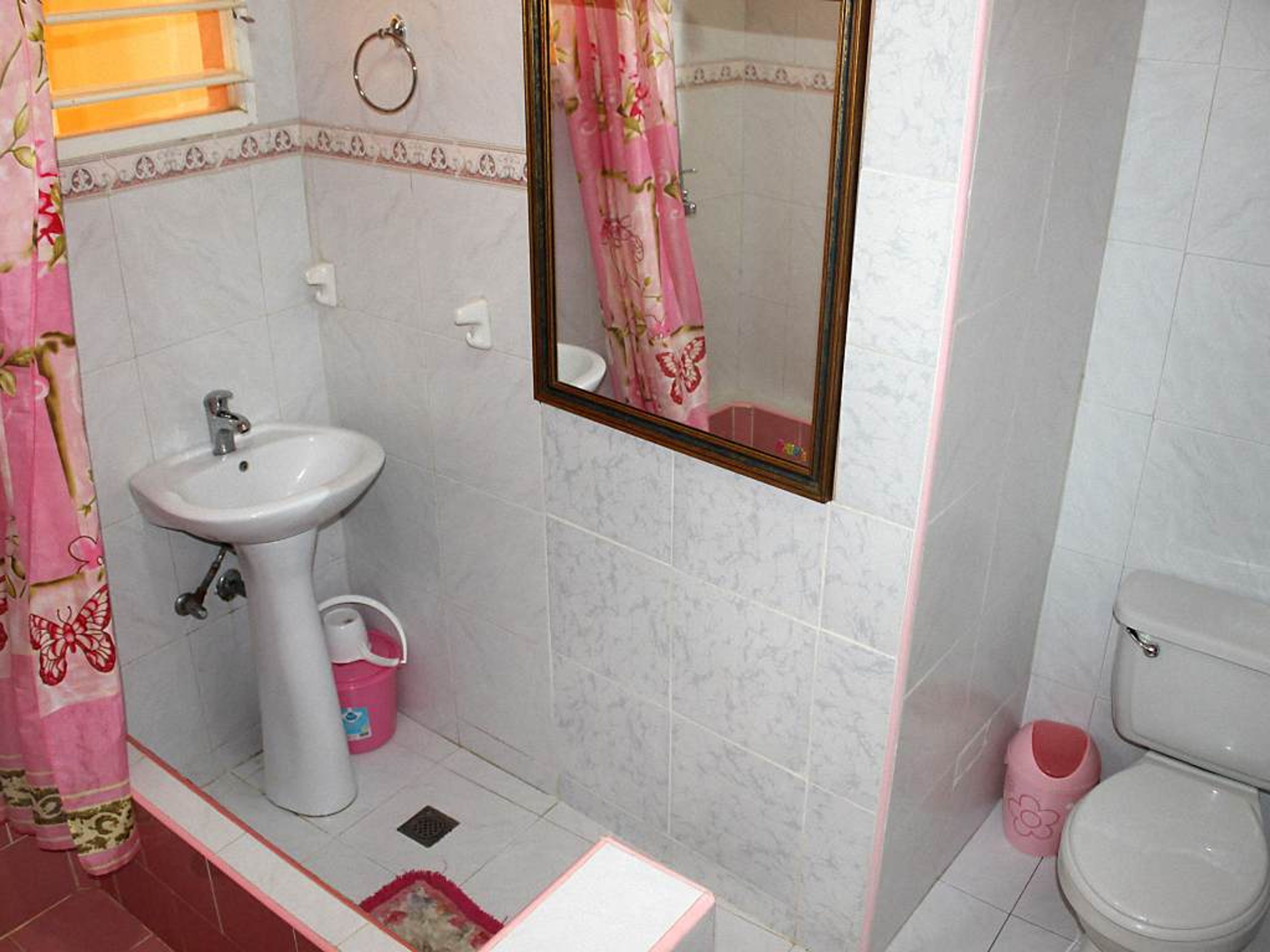 Hostal Bungalow Tropical, PEDRO ZERQUERA (Aguacate), No. 115Bathroom's 1 view