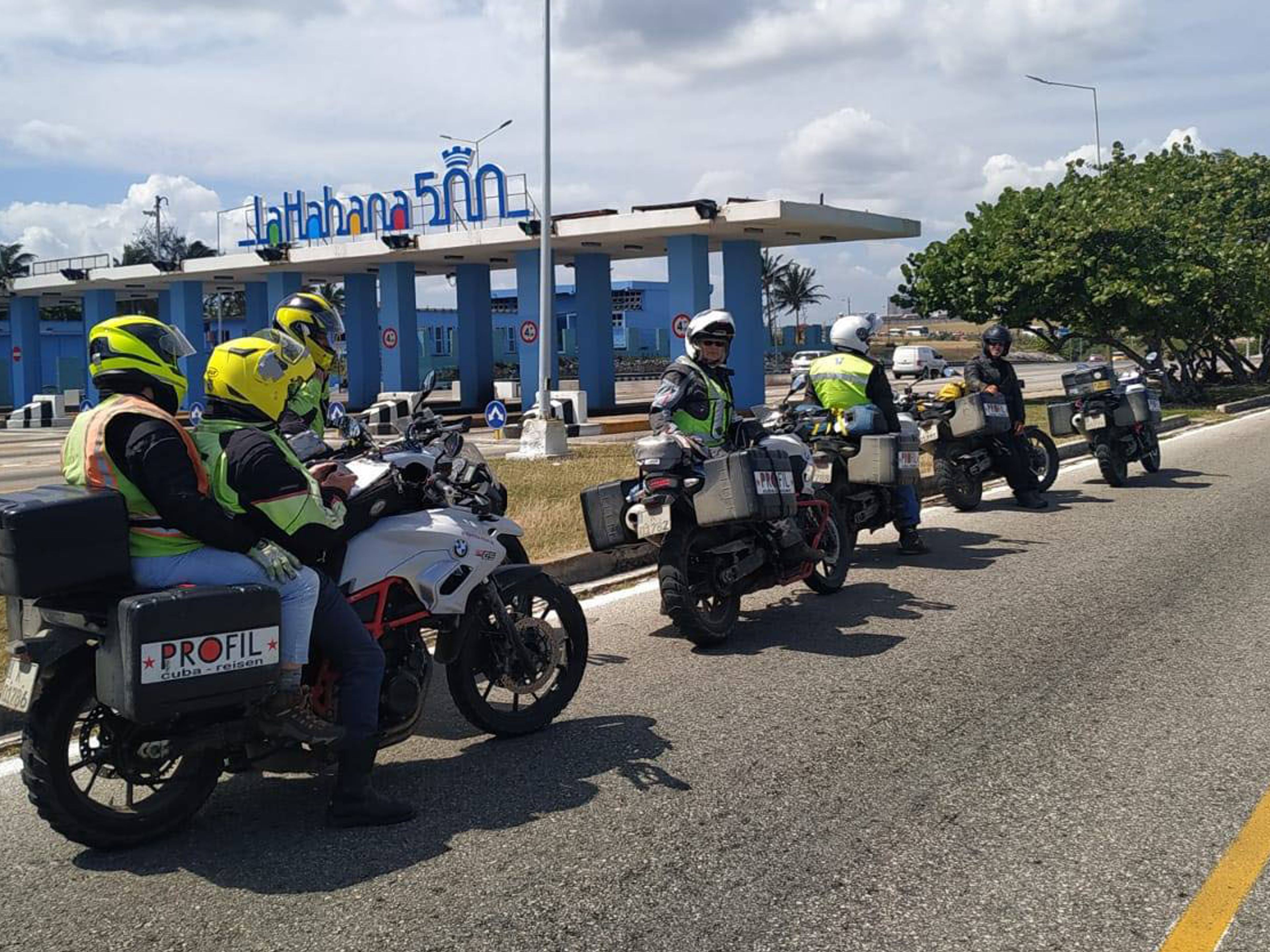 MOTORCYCLE TOUR ENDURO CENTRAL CUBA.