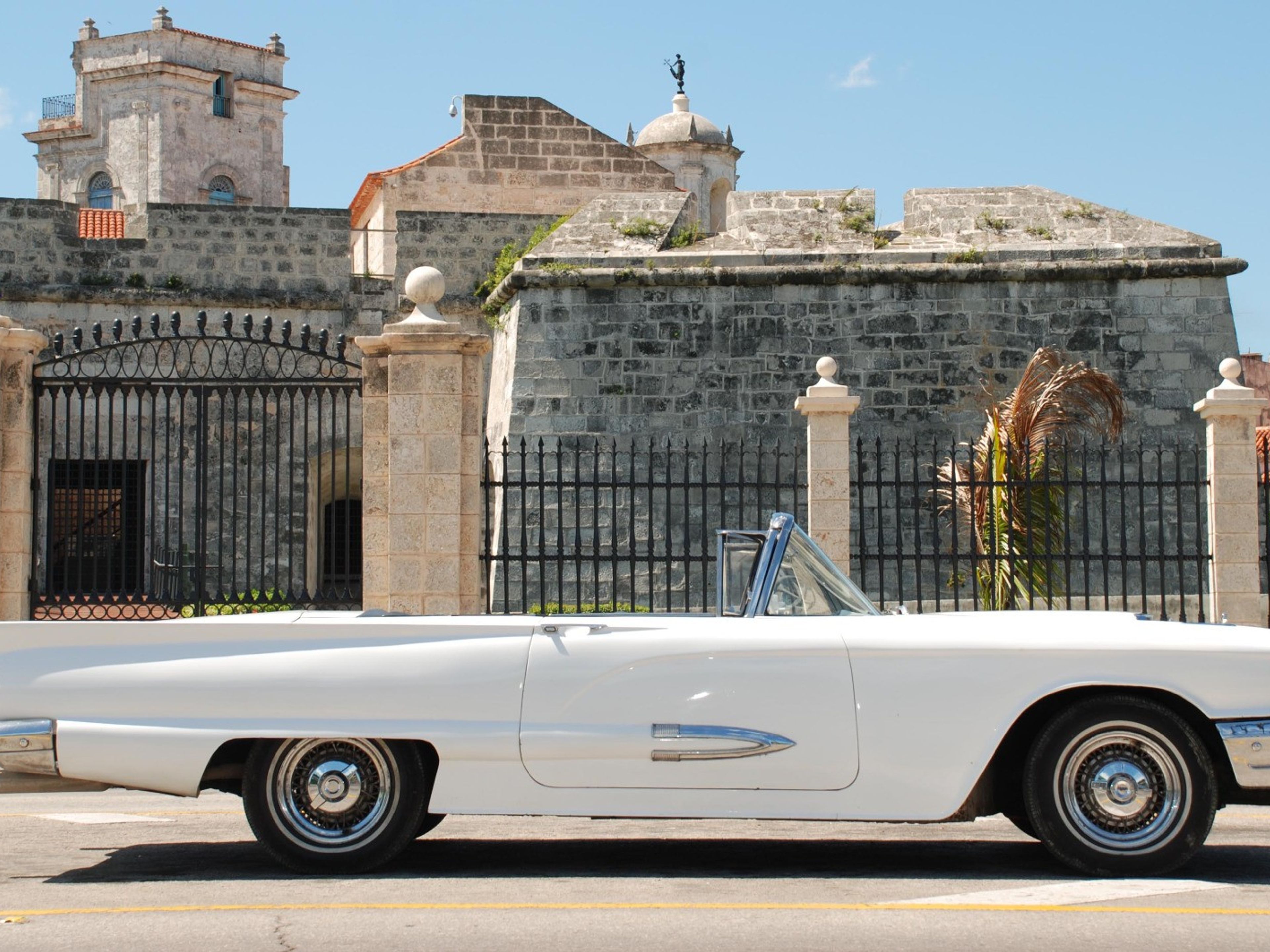 American classic cars in Havana old city