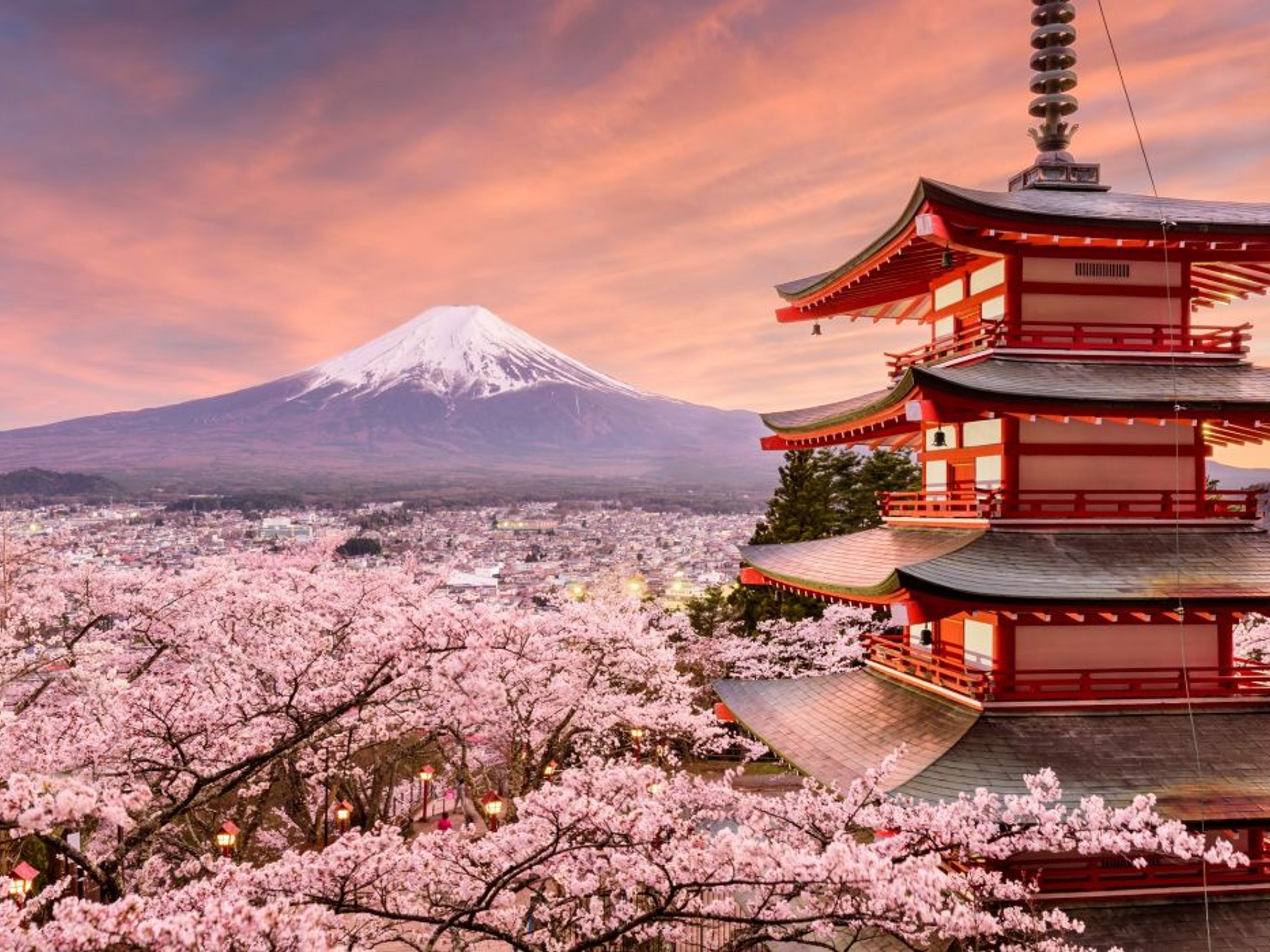 ESSENTIAL JAPAN AND HAKONE Group Tour.