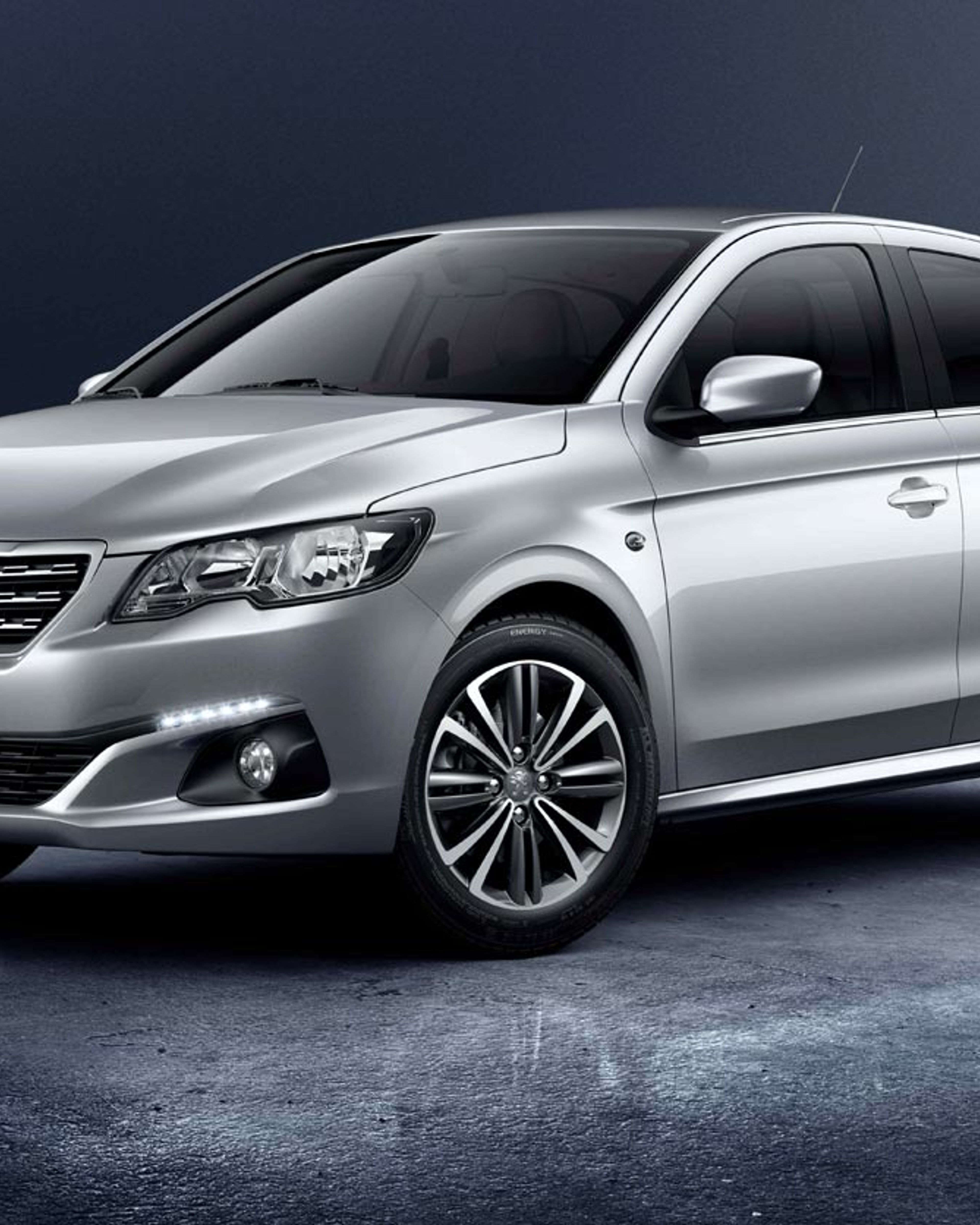 PEUGEOT 301 angular exterior view