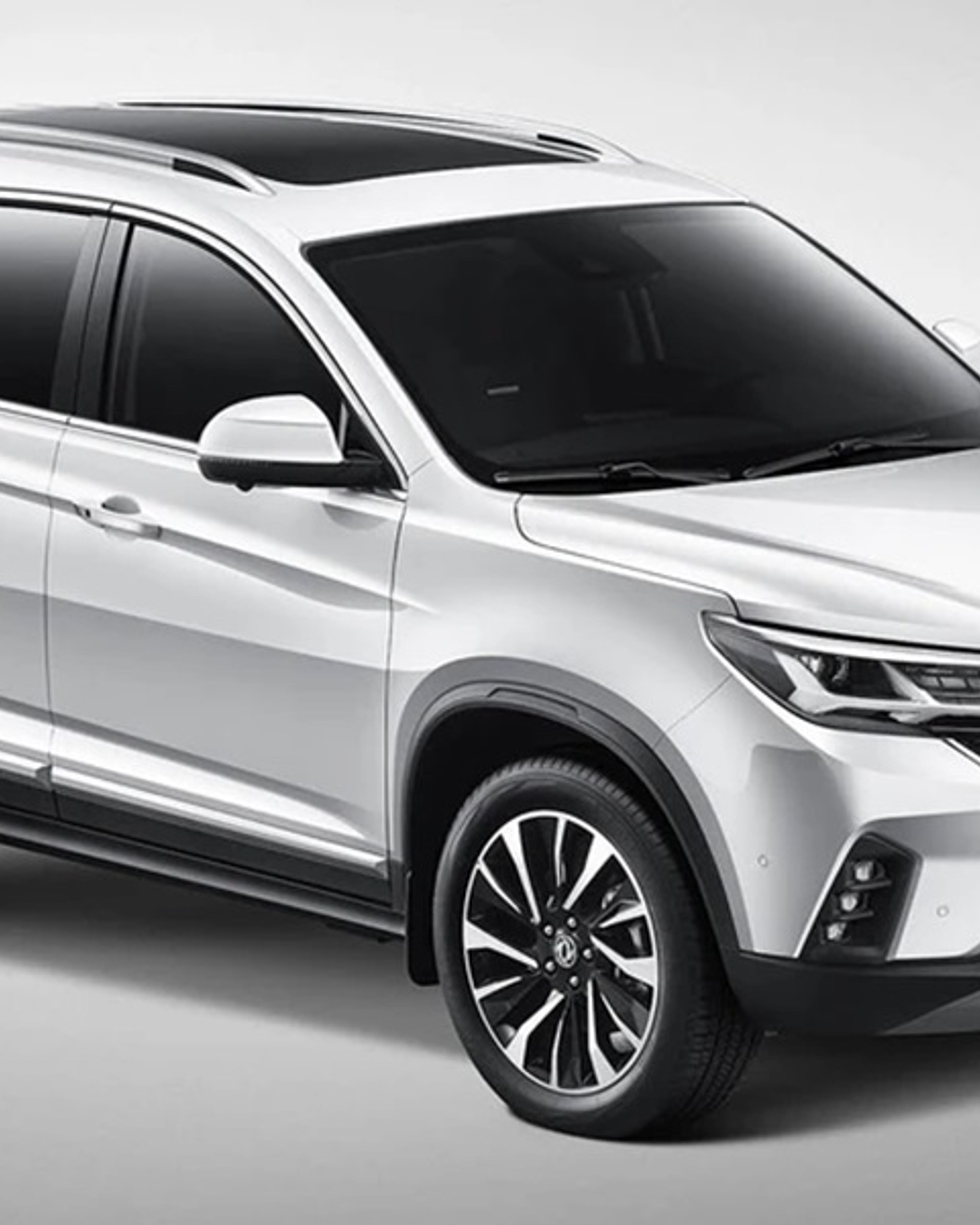 DONGFENG FORTHING T5L angular front exterior view