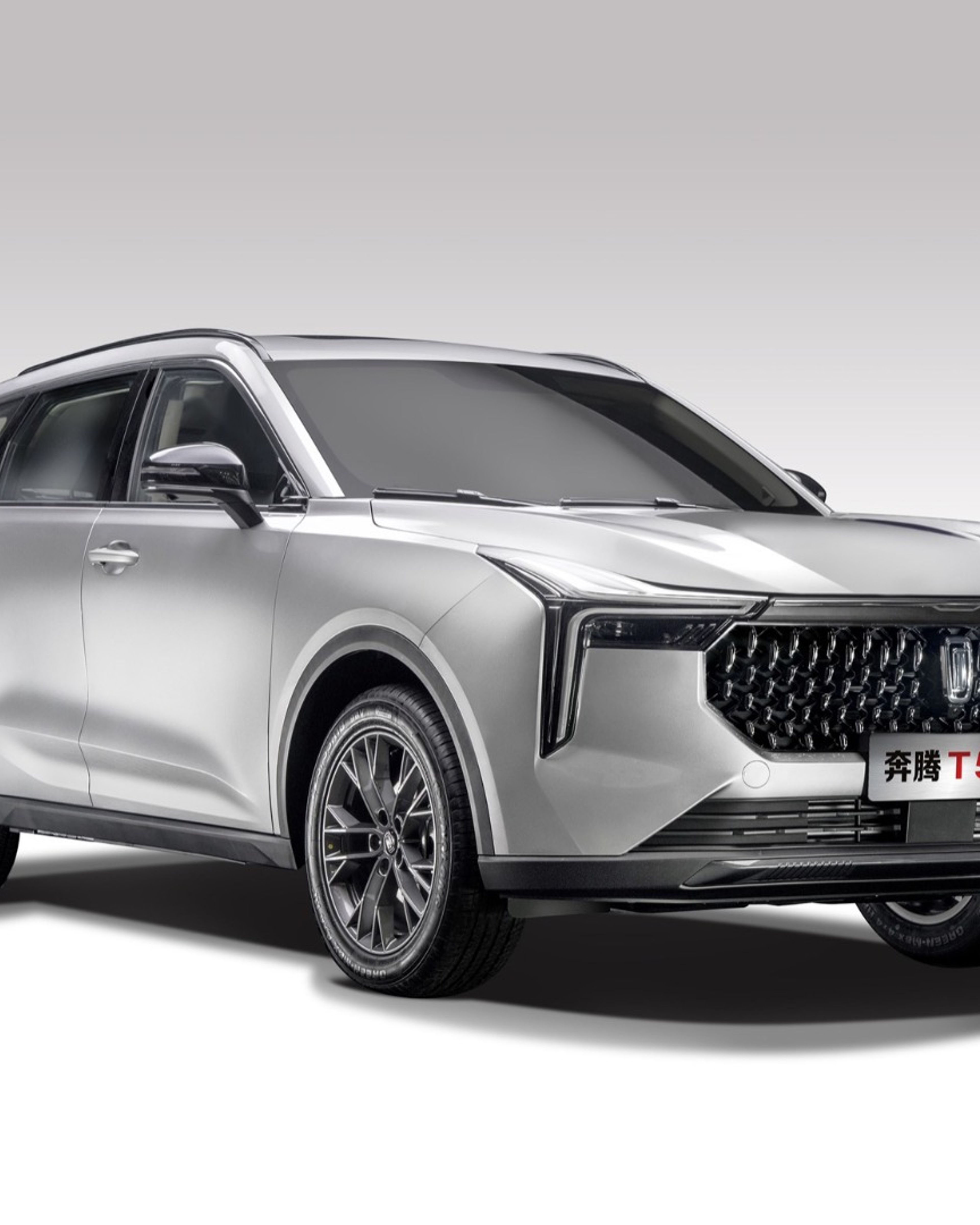 FAW BESTUNE T55 angular front exterior view