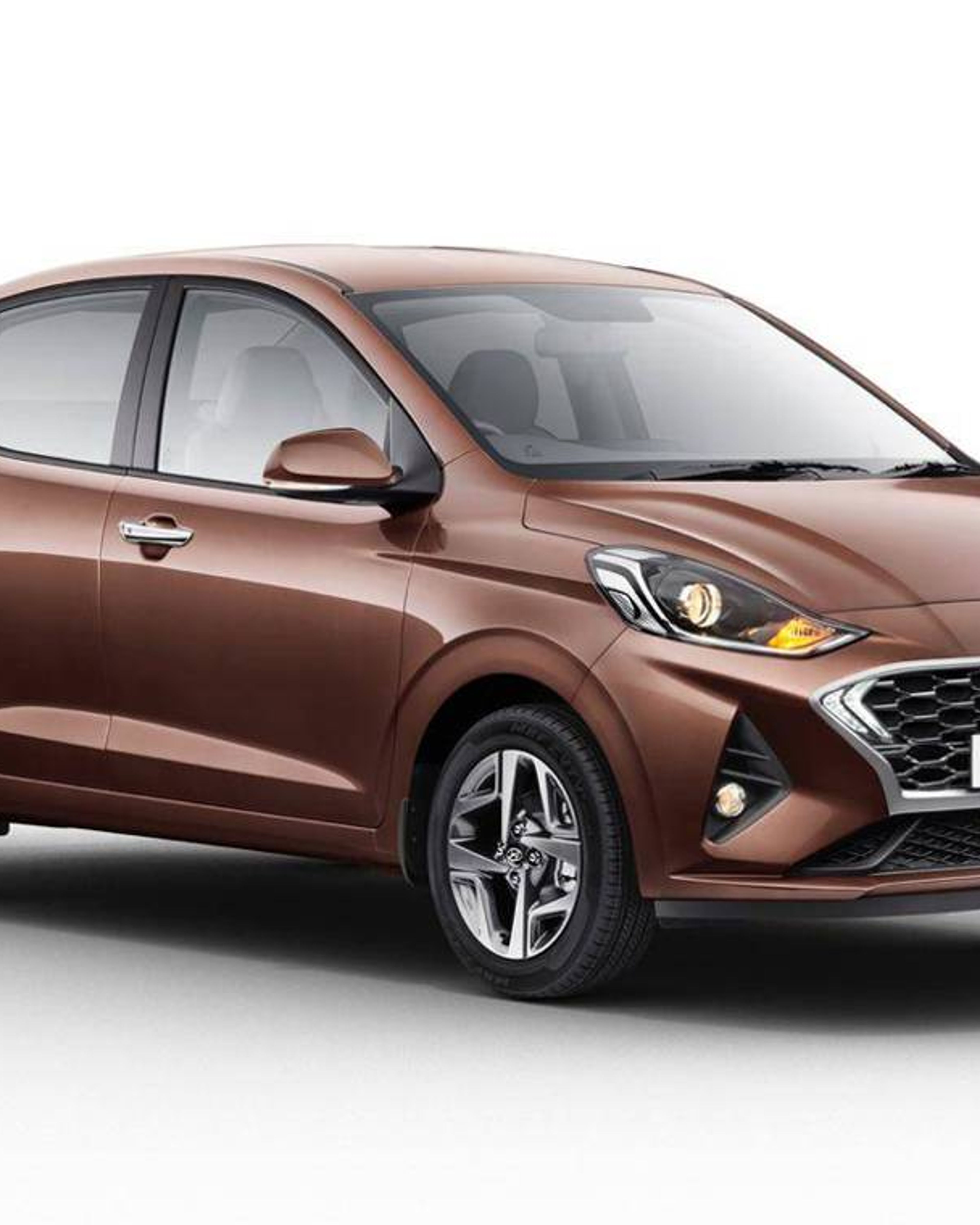 HYUNDAI GRAND I 10 angular front exterior view