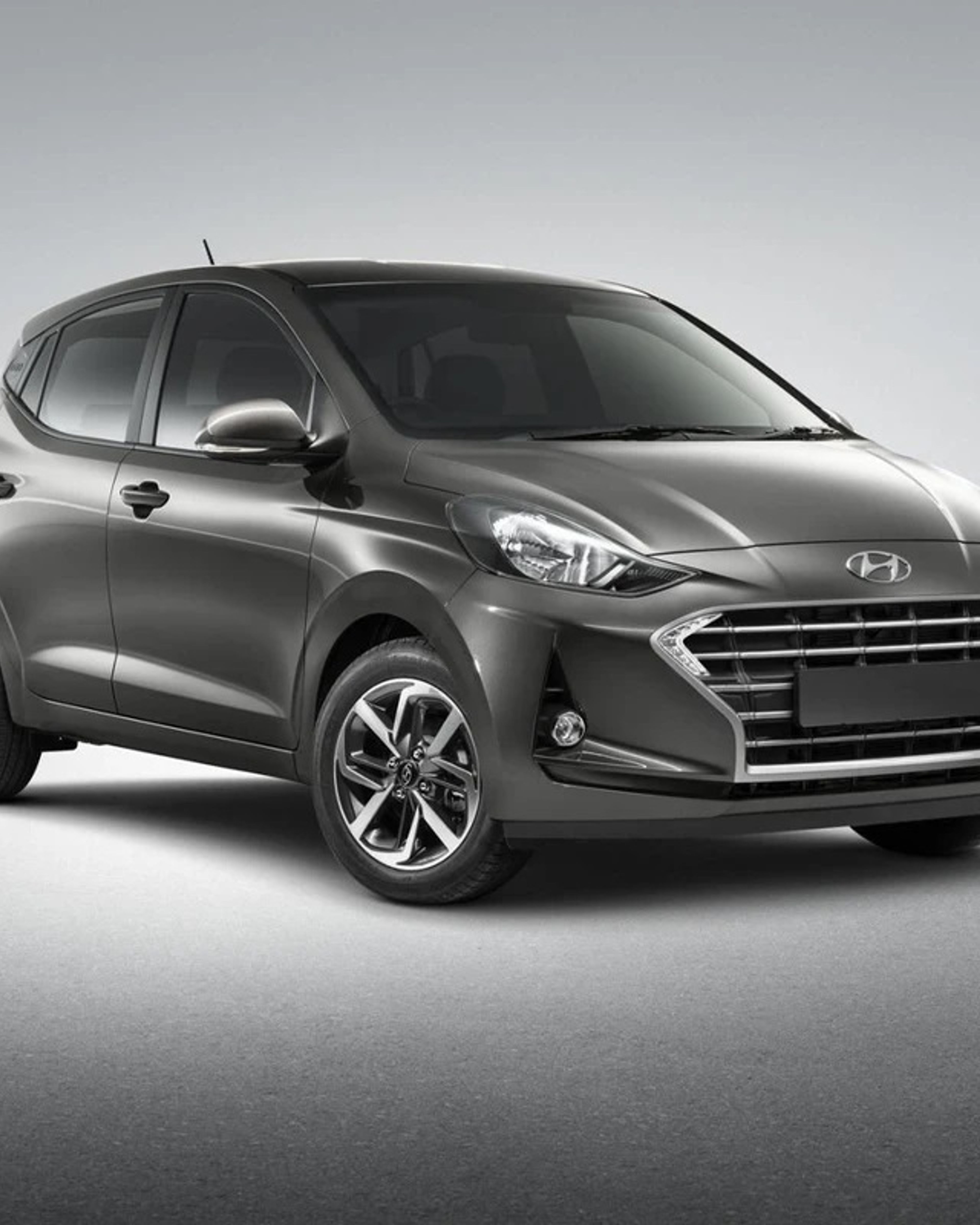 HYUNDAI GRAND I 10 angular front exterior view