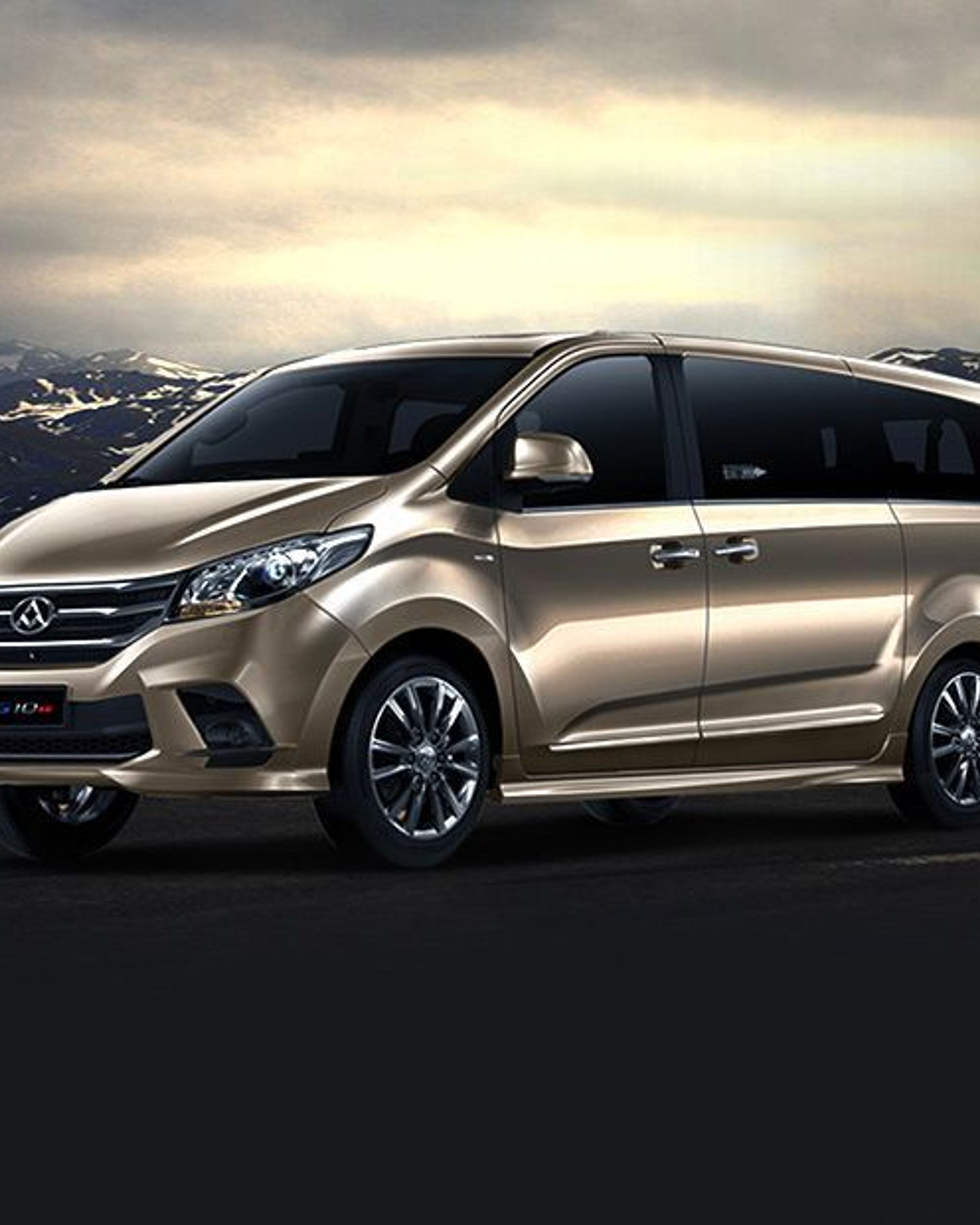 MAXUS G 10 angular front exterior view