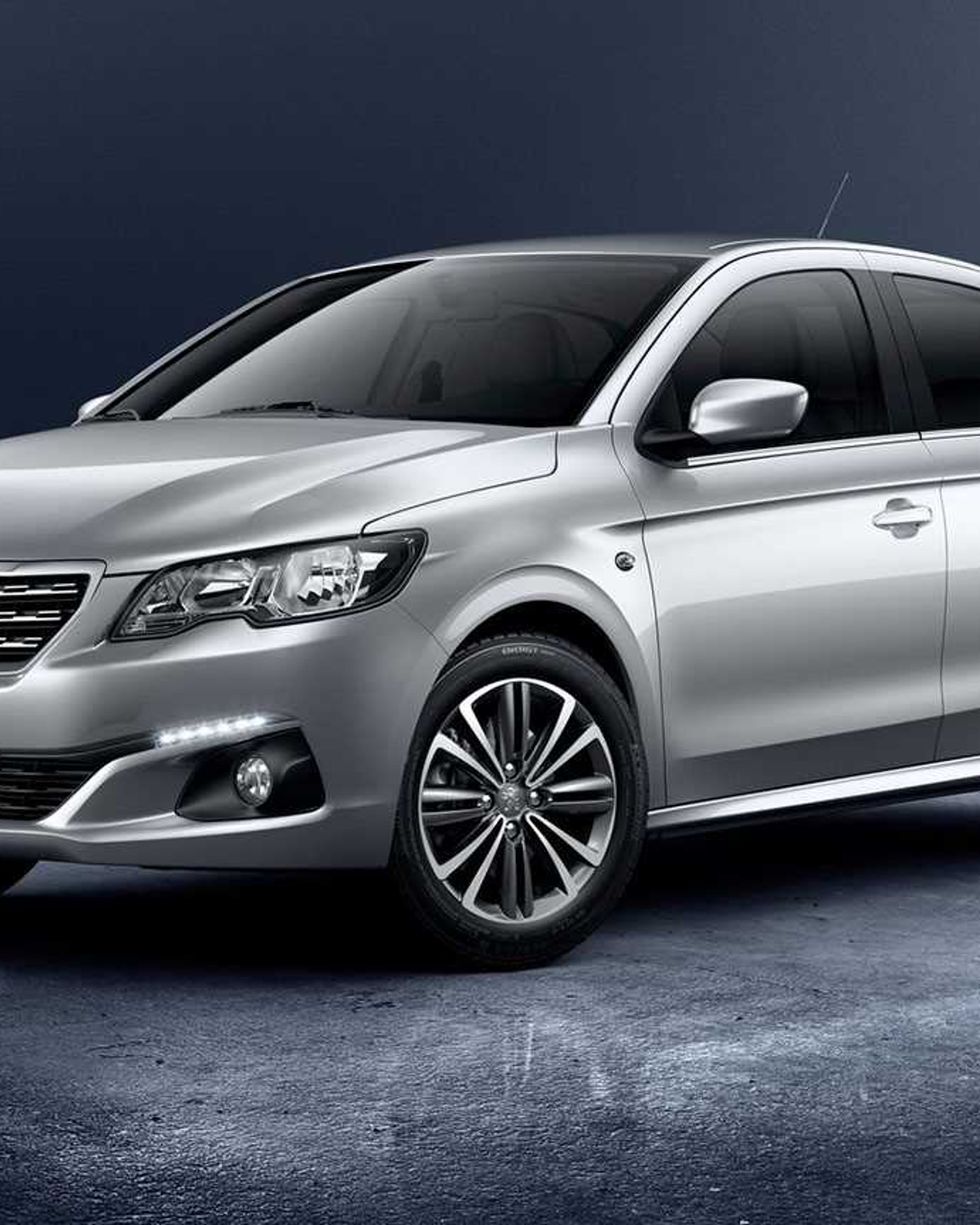 PEUGEOT 301 angular front exterior view