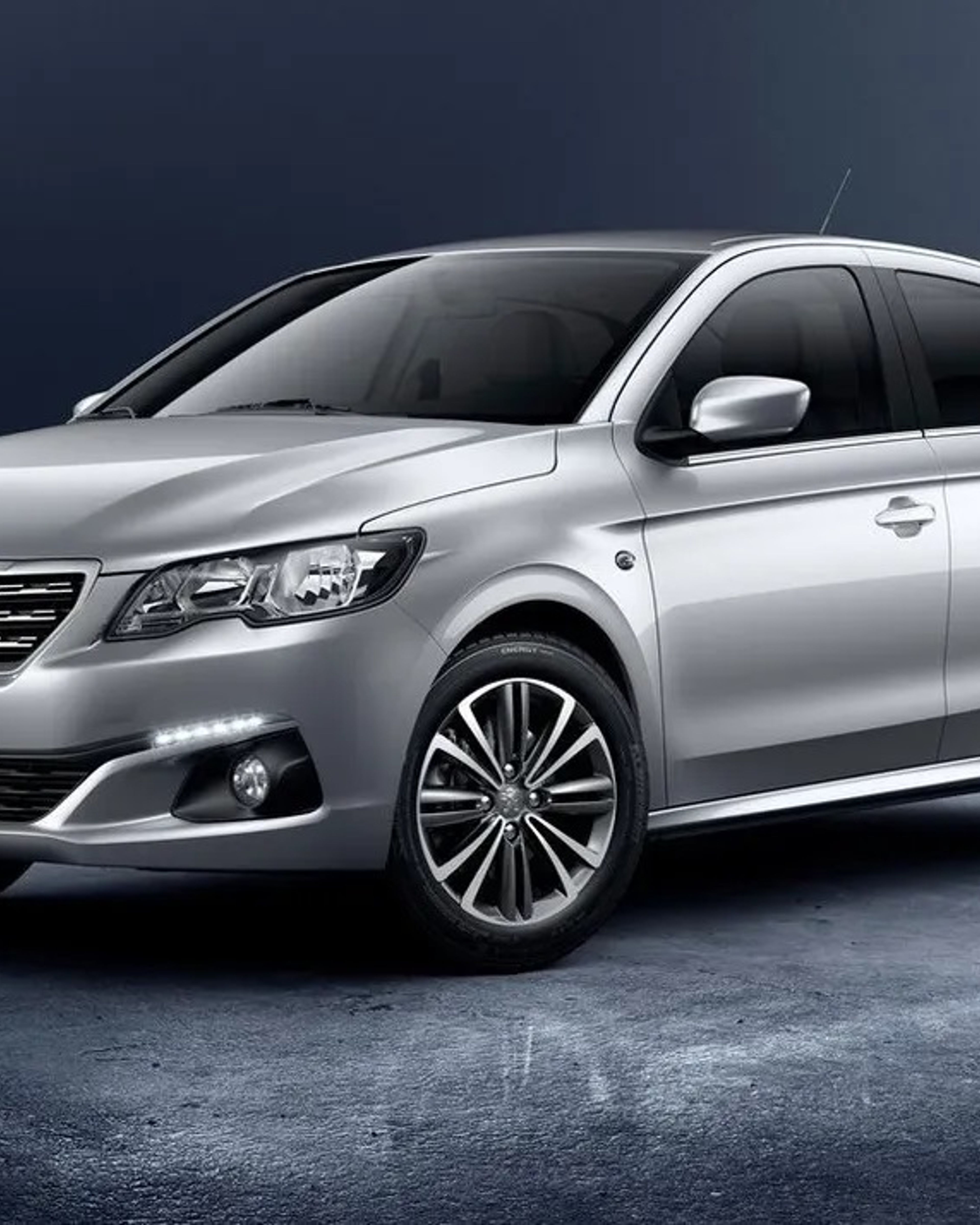 PEUGEOT 301 angular front exterior view