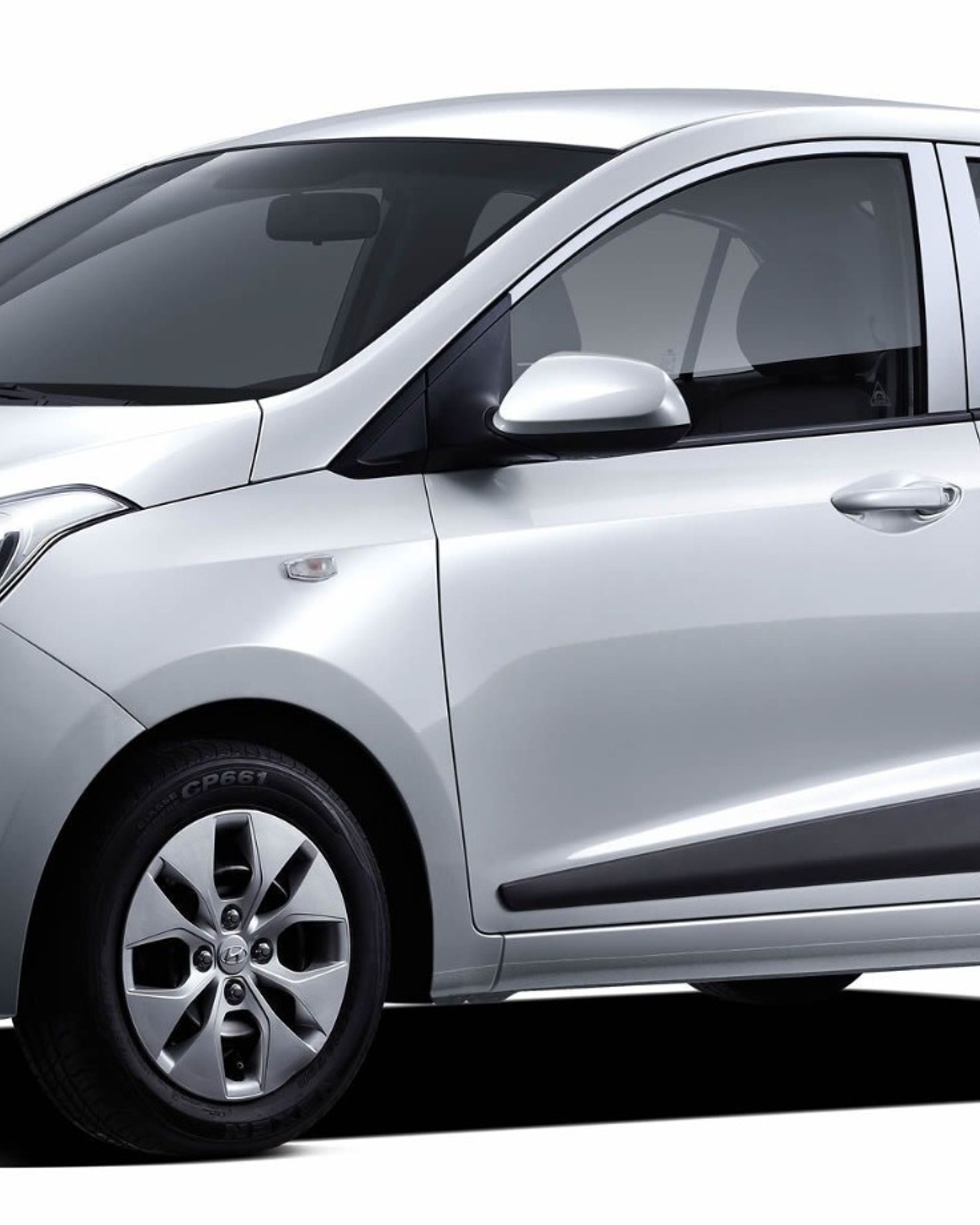 HYUNDAI GRAND I 10 angular front exterior view