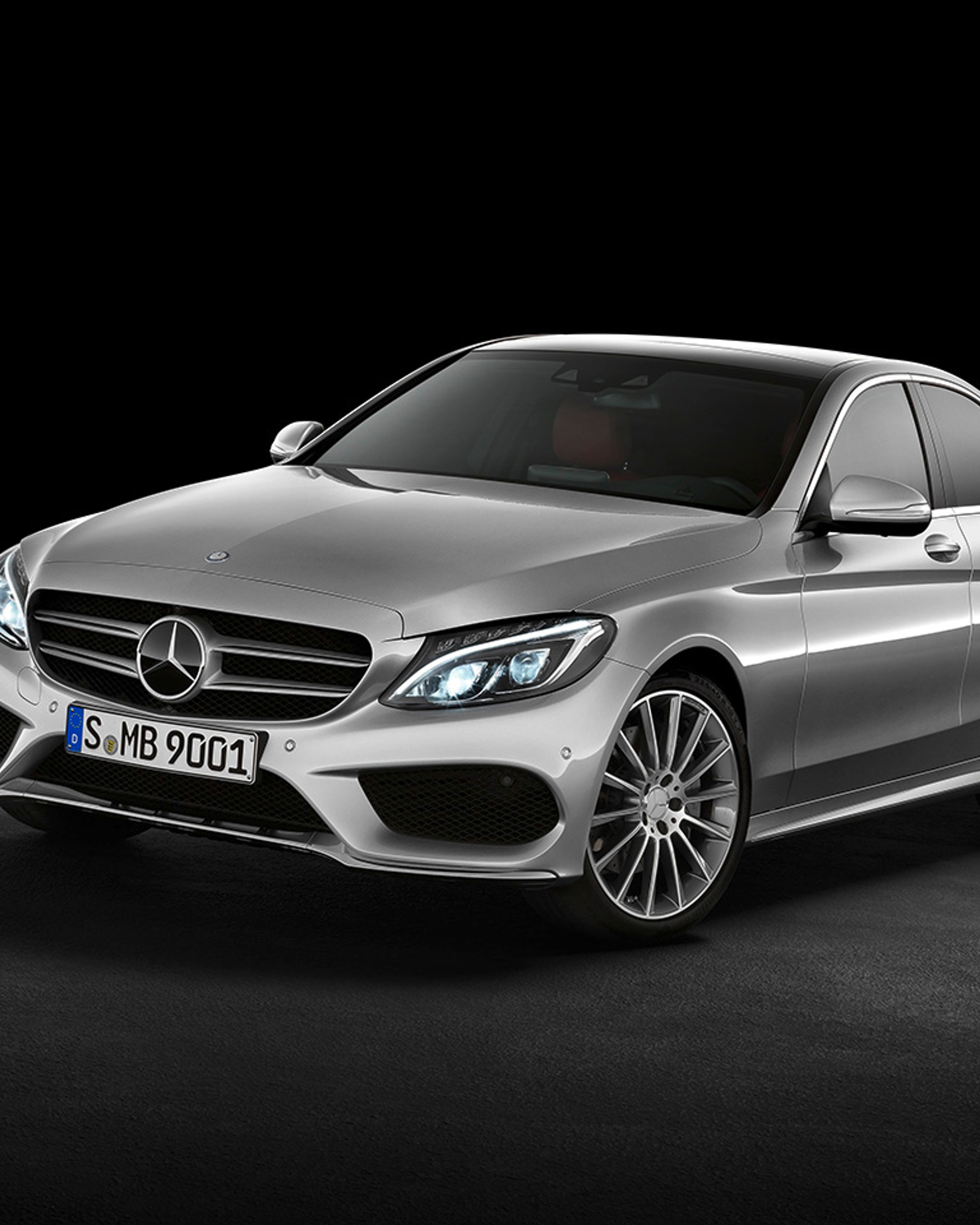 MERCEDES-BENZ C 200 angular front exterior view