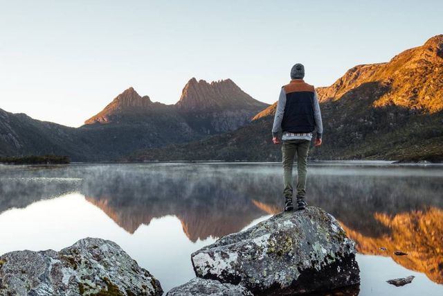 The Cradle Mountain National Park is undoubtedly the most famous park in Tasmania, declared a UNESCO World Heritage Site. TASMANIA LANDSCAPES IN THE BACKPACK Group Tour