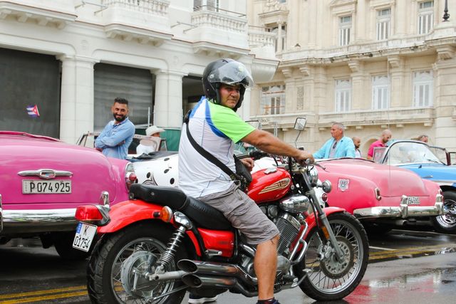 MOTORCYCLE CITY TOUR IN HAVANA (OPTION 3).