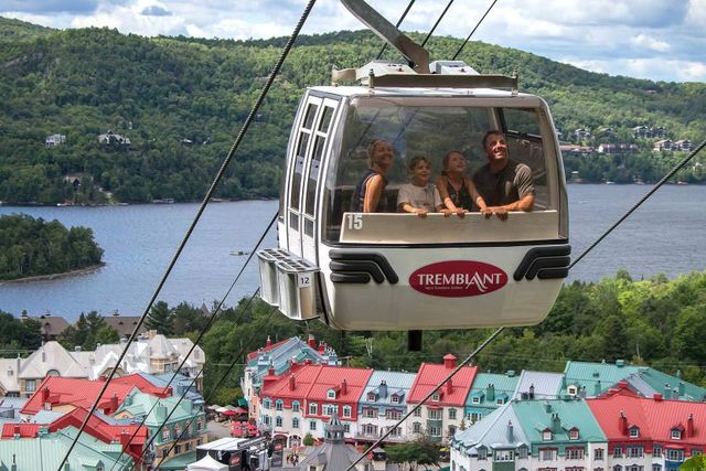 Gondola-Telecabine in Mont Tremblant, MOUNT TREMBLANT, Quebec province, Canada.