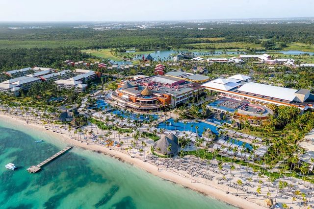 BARCELÓ BÁVARO PALACE - ALL INCLUSIVE Hotel (All Inclusive Package 8 days / 7 nights + Flights + Meals and Beverages + Transfers + Taxes)