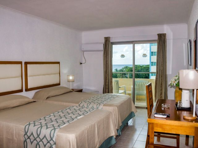 Chambre DOUBLE AVEC BALCON