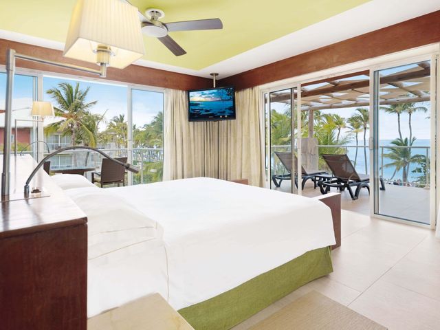 Номер PANORAMIC SUITE OCEAN FRONT.