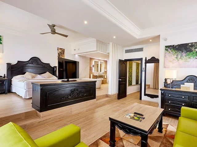SUITE Room