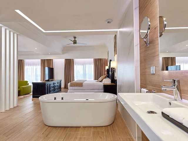 SUITE OCEAN VIEW Room