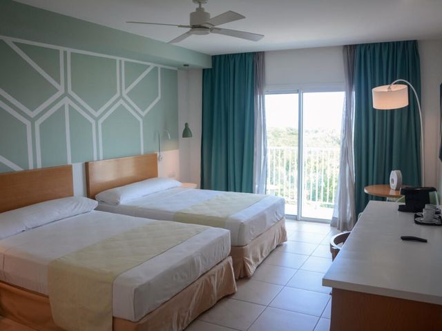 STANDARD SEA VIEW Room