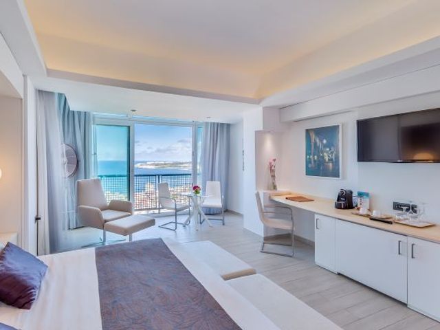PREMIUM GUESTROOM