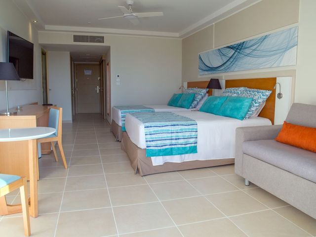 JUNIOR SUITE Room