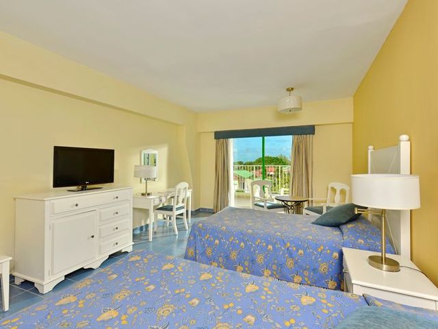 Habitación ESTÁNDAR CON VISTA AL JARDÍN