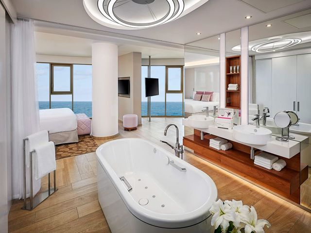 Номер LUXURY SUITE PANORAMIC VIEW SKY LEVEL