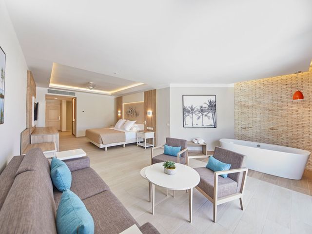 Habitación DELUXE SWIM UP CORNER JUNIOR SUITE