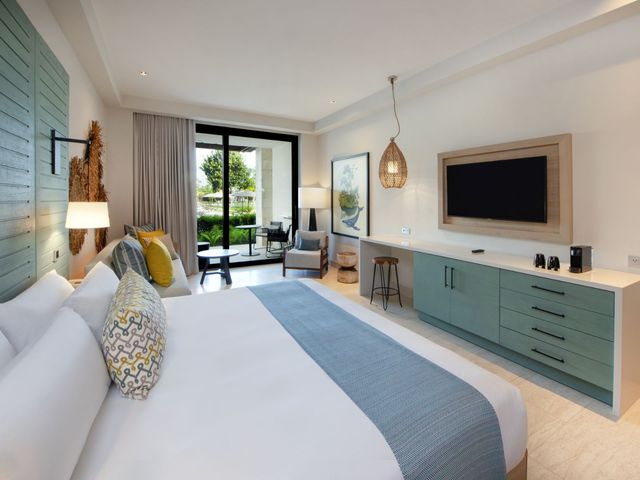 JUNIOR SUITE POOL VIEW Zimmer (nur für Erwachsene)