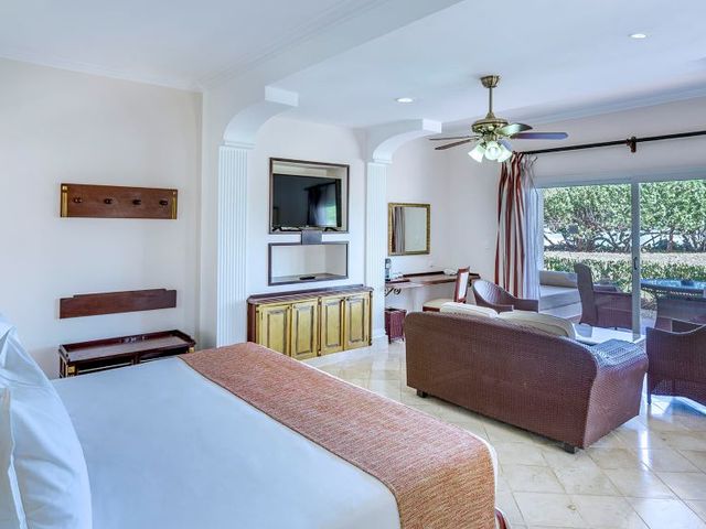 ROYAL SERVICE JUNIOR SUITE Номер