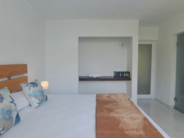 CASA IN SPIAGGIA (3 camere e bagni privati)