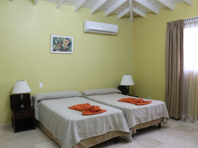 BEACH HOUSE (4 bedroom's with private bathrooms)