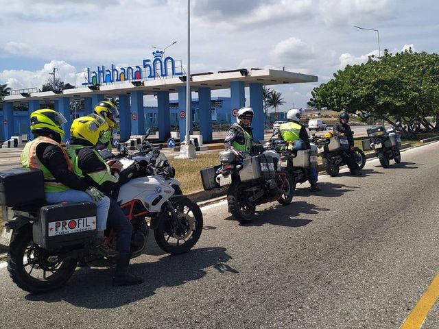 MOTORCYCLE TOUR ENDURO CENTRAL CUBA.