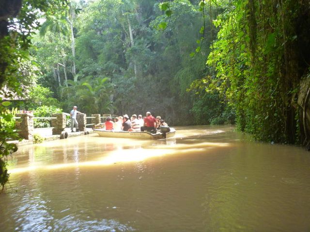Boat ride in the underground waters of Cueva del Indio, Viñales valley