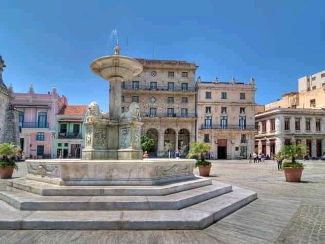 San Francisco square, Havana, JEEP OCCIDENTE LIGHT Group Tour