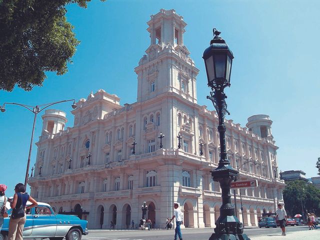 National Museum of Fine Arts panoramic view, Havana city