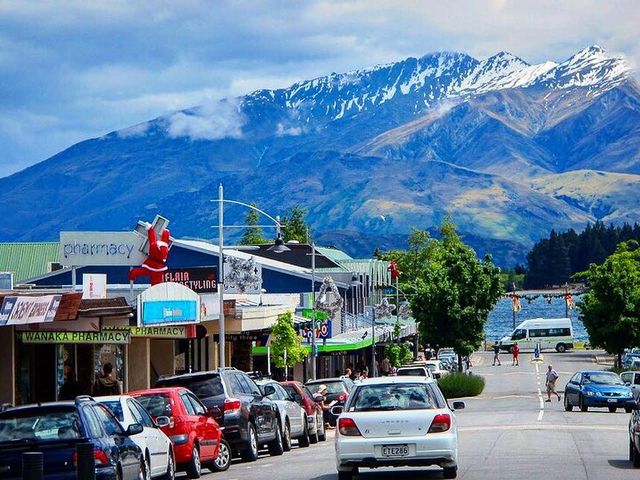 WANAKA - ARROWTOWN - QUEENSTOWN.