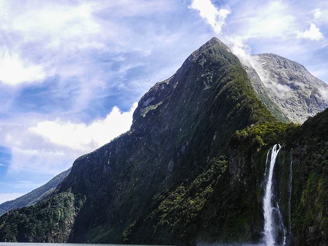 QUEENSTOWN - MILFORD SOUND - QUEENSTOWN.