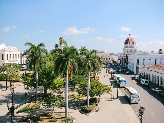 Cienfuegos city panoramic view and José Martí Central Park. WALKING TO THE CENTER Group Tour