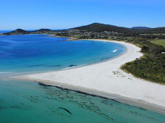 Wineglass Bay panoramic view located in the Freycinet peninsula, Bicheno, Tasmania, Australia.