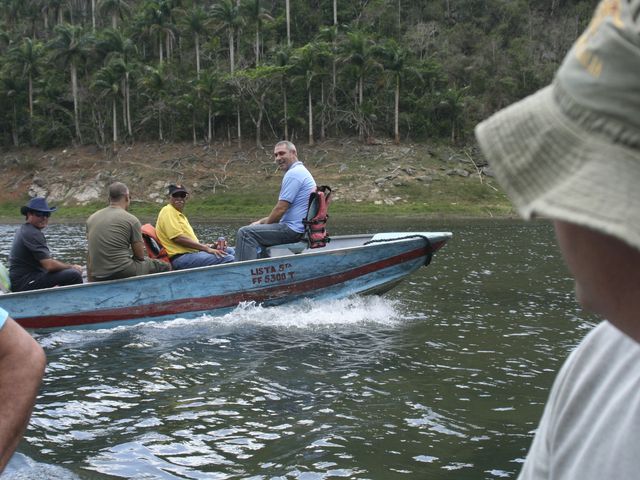 Speed boat ride through the waters of Hanabanilla lake, Villa Clara