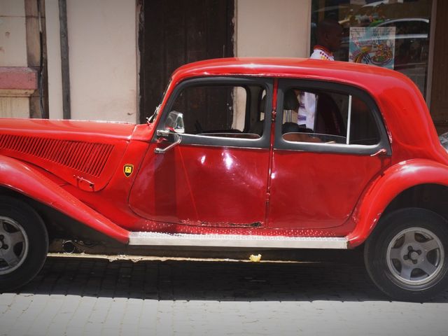 American classic cars in Havana old city