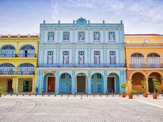 Plaza Vieja square panoramic view, Old Havana, Havana, Cuba.