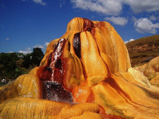 ANTANANARIVO - AMPEFY - ANTANANARIVO.