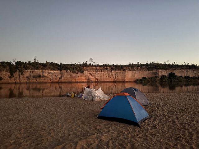MIANDRIVAZO – MASIAKAPY – TOUR DE LA RIVIÈRE TSIRIBIHINA – CASCADE NOSINAPELA – CAMPING (VILLAGE BEGIDRO)