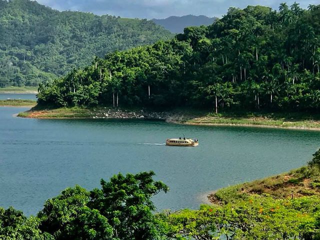 Hanabanilla lake panoramic view, Escambray range, Sanctí Spíritus, Cuba.