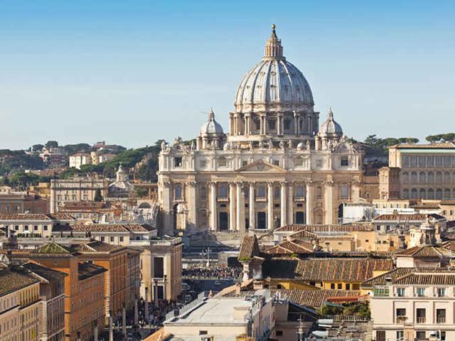 Basilica of St. Peter in the Vatican (Basilica Papale di San Pietro in Vaticano) panoramic view, Rome, Italy.